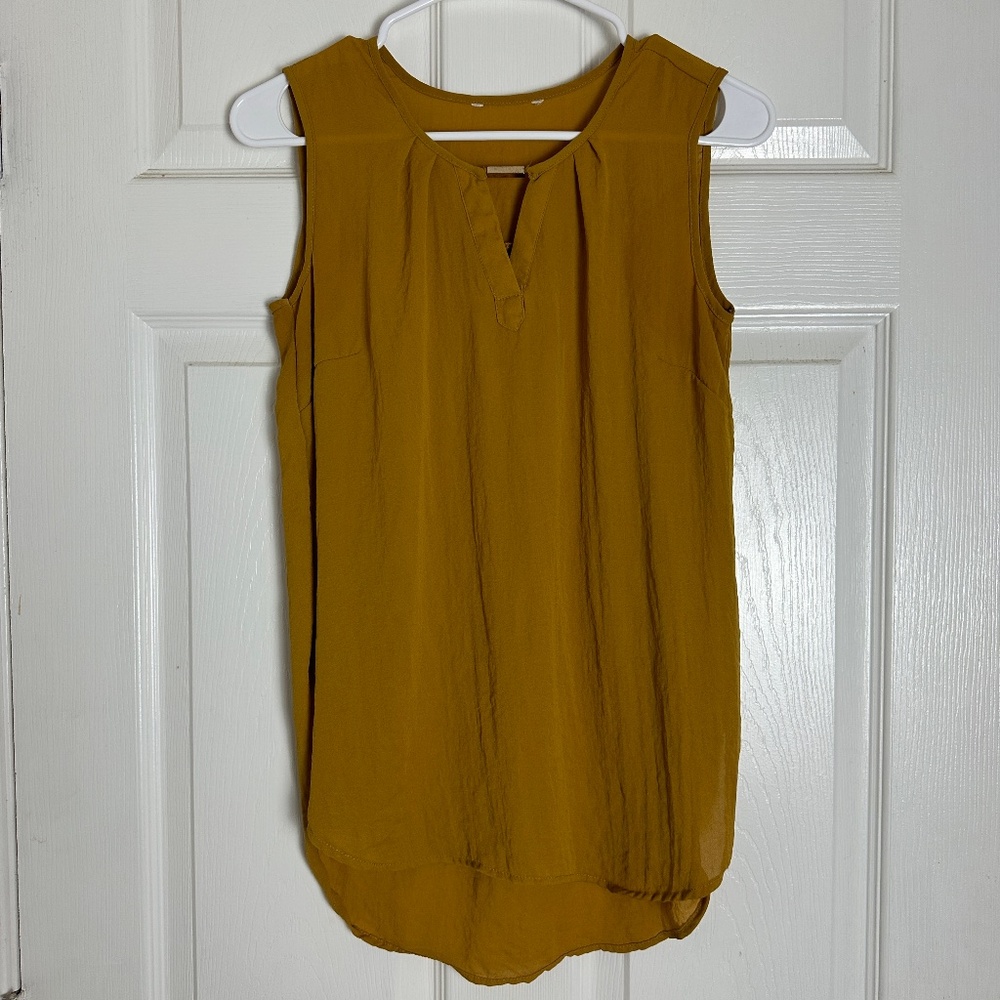 ! Mustard Yellow Sleeveless Lightweight Summer Vacation Tank Top Women Size S